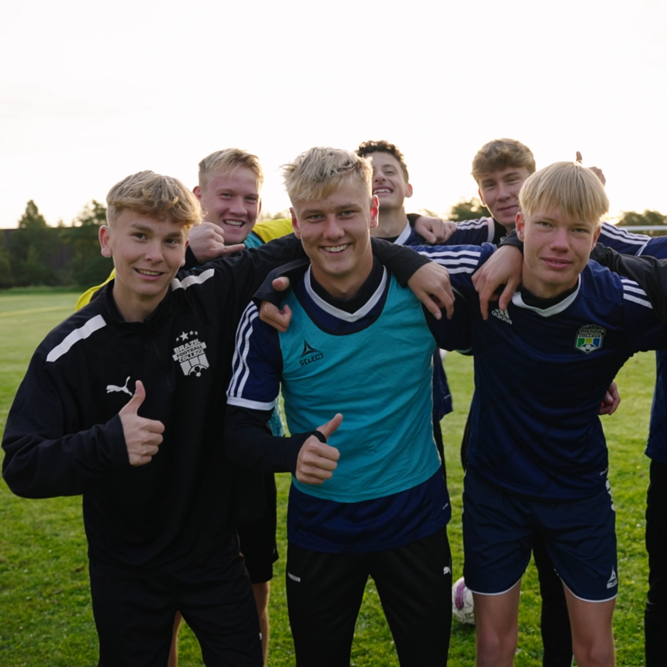 Holdbillede af elever fra Brazil Football College